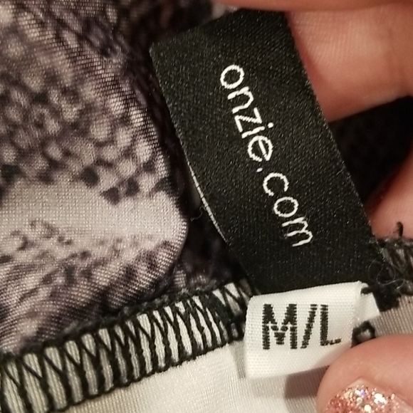 💕ONZIE💕 Elastic Cage Top Bra & Leggings Set - Picture 14 of 16